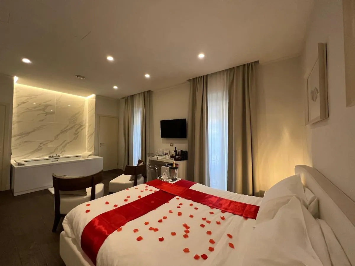 Palazzo Cini Luxury Rooms In Pisa Bed & Breakfast