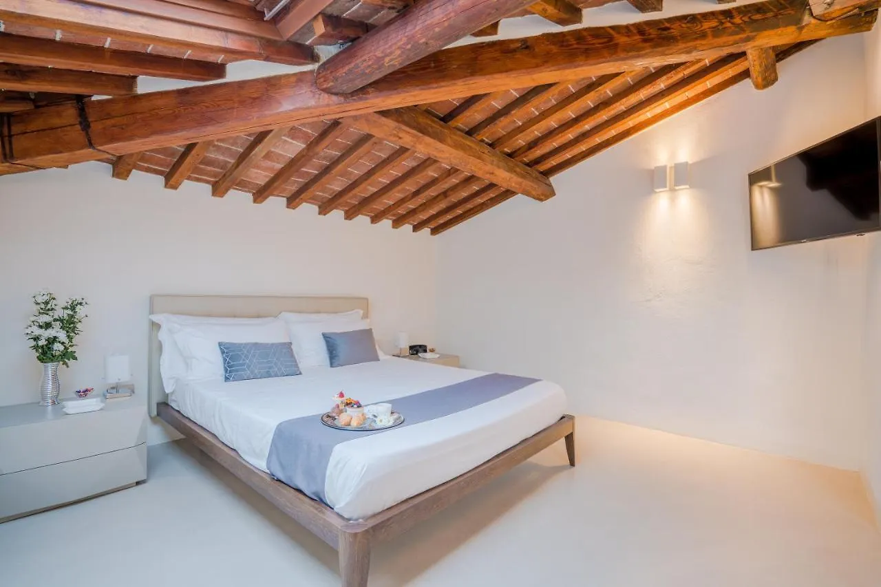 Palazzo Cini Luxury Rooms In Pisa Bed & Breakfast