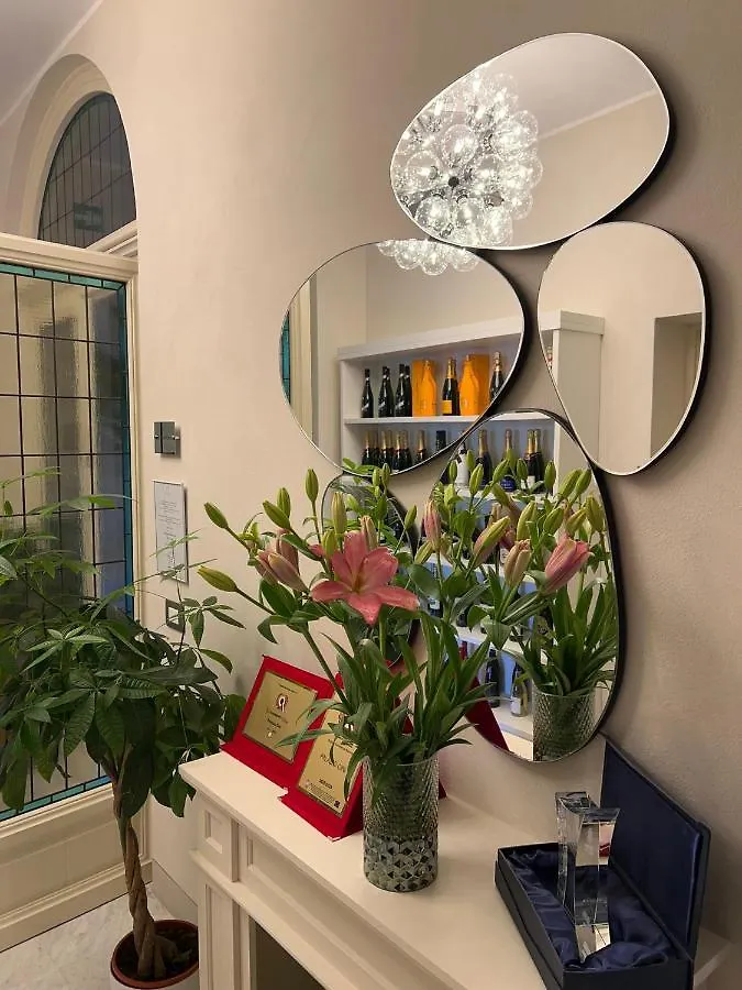 Palazzo Cini Luxury Rooms In Pisa 3*,