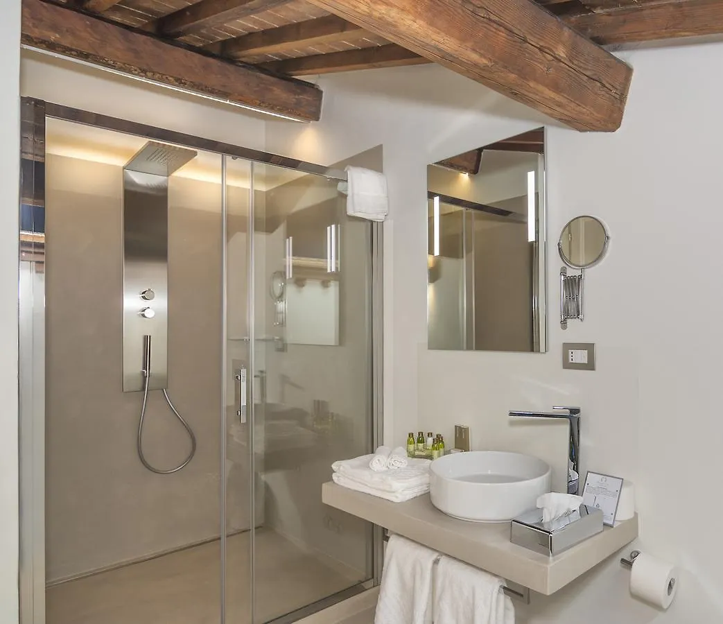 Palazzo Cini Luxury Rooms In Pisa Bed & Breakfast