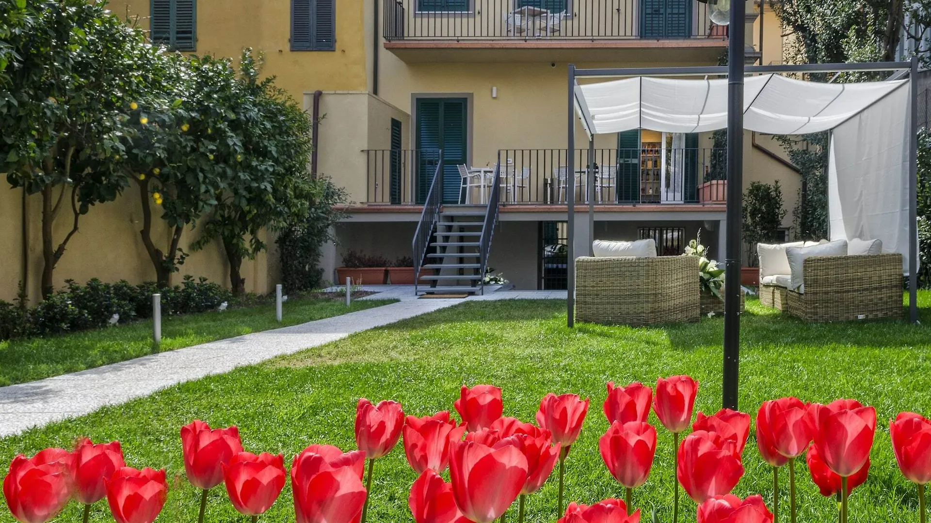 Palazzo Cini Luxury Rooms In Pisa Bed & Breakfast